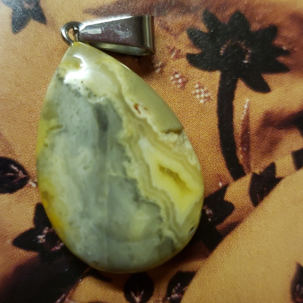 NEW Crazy lace teardrop pendant *